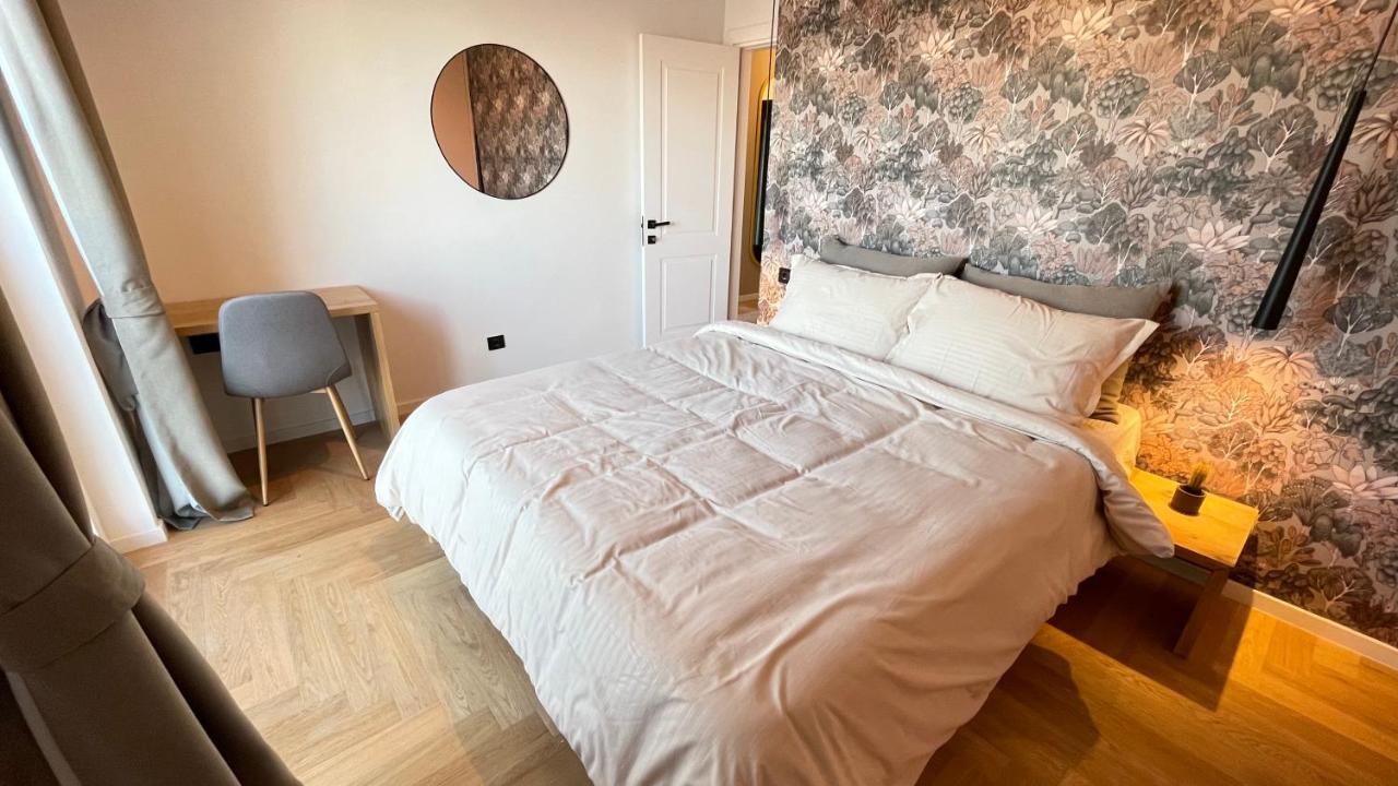 Floral Inn Pristina Buitenkant foto