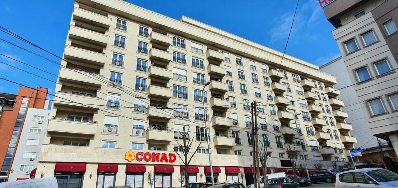 Floral Inn Pristina Buitenkant foto